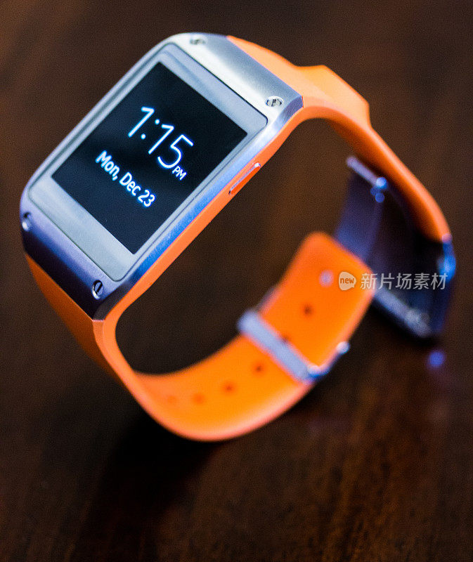 橙色Galaxy Gear智能手表
